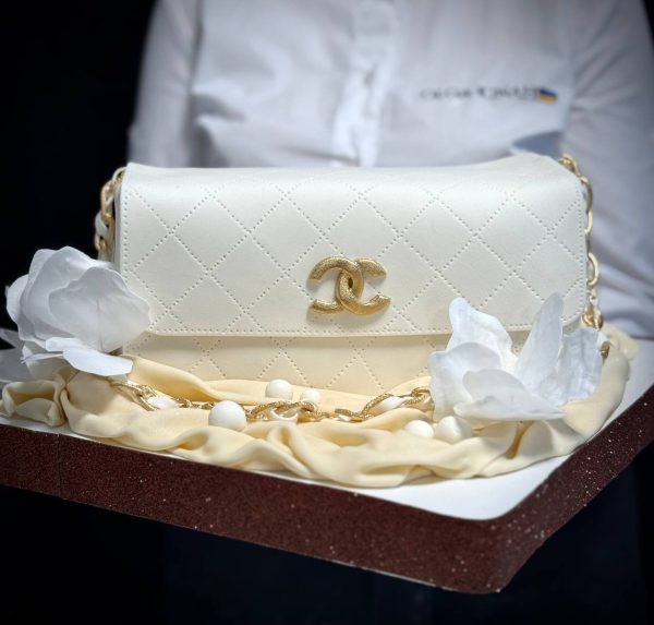 3-д торт ''Сумка CHANEL''